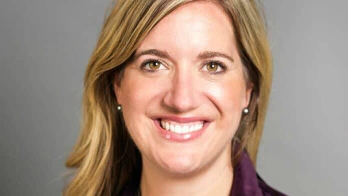 Lori Richards, photo 1