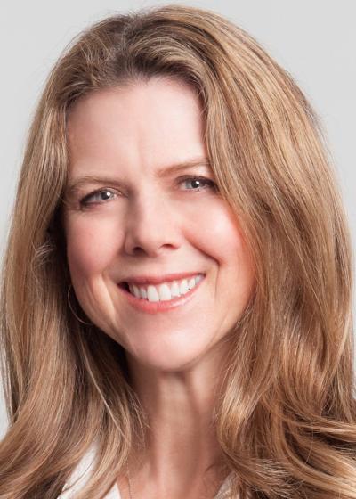 Amanda Hall, photo 1