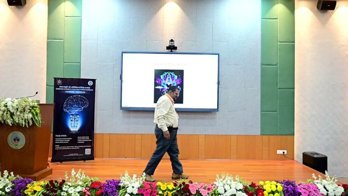 Anshul Saxena, photo 1