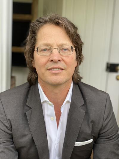 Stephen Grant, photo 1