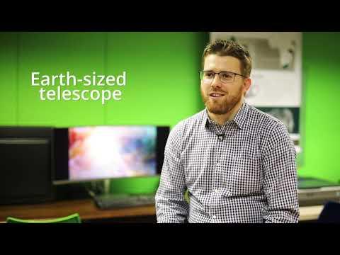 Roger Deane, photo 2