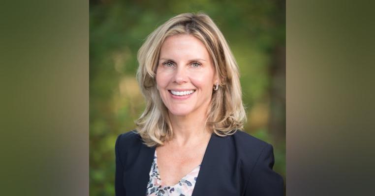 Lynda Smith, photo 2