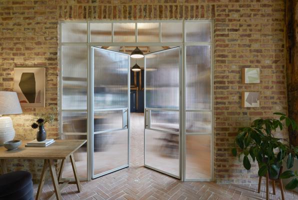 Lee Clement, photo 2