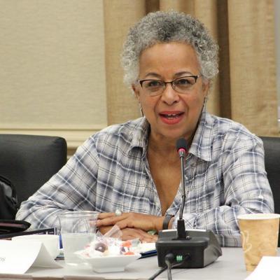 Barbara Phillips, photo 1