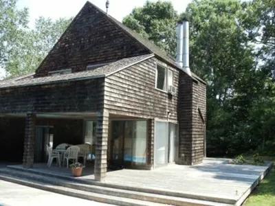 Tania Deighton, photo 1