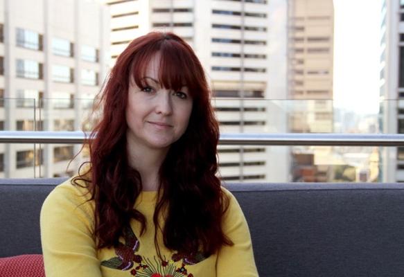 Lara Andrews, photo 1