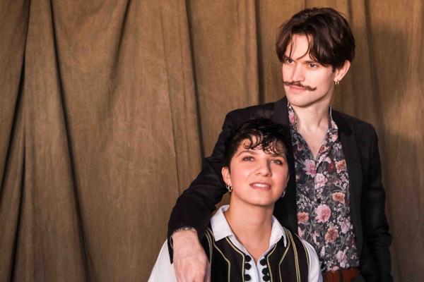 Charis Knight, photo 1