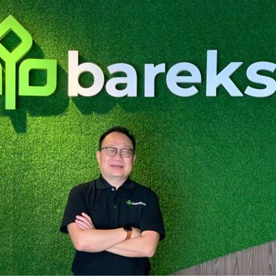 Karaniya Dharmasaputra, photo 2