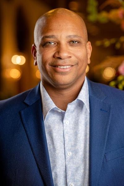 Zachary Martin, photo 1