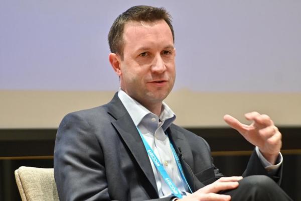 Jonathan Coyles, photo 1