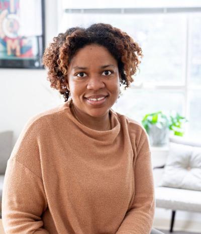 Stephanie Toone, photo 1