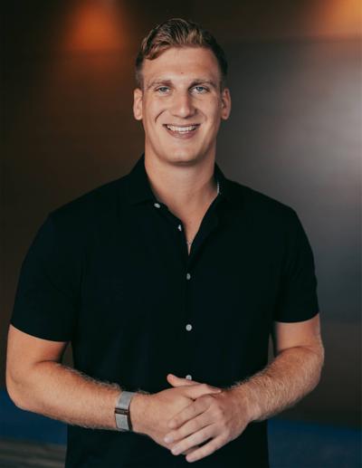 Adam Brenneman, photo 1