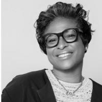 Roxanne Emadi, photo 1