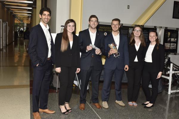 Alvaro Aguilar, photo 1