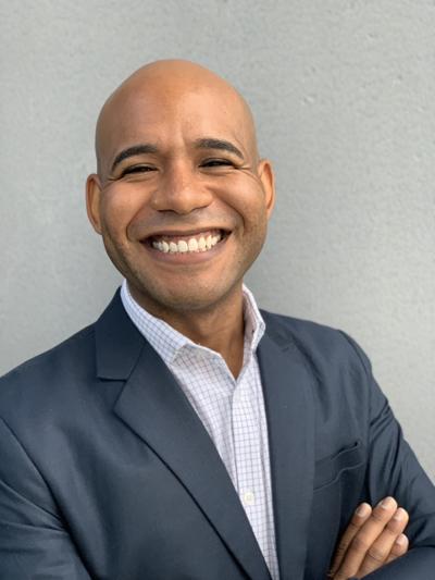 Ronald Hunter, photo 1