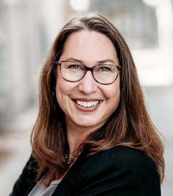 Laura Beatty, photo 2