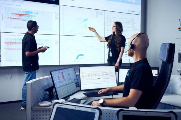 Alan Buckley, photo 2