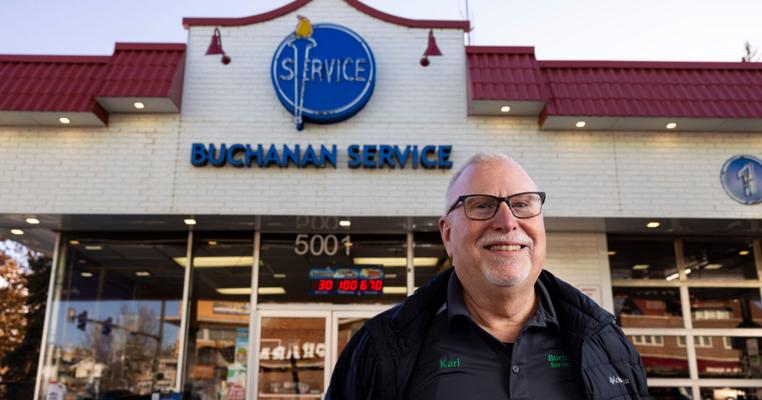 Todd Larsen, photo 2