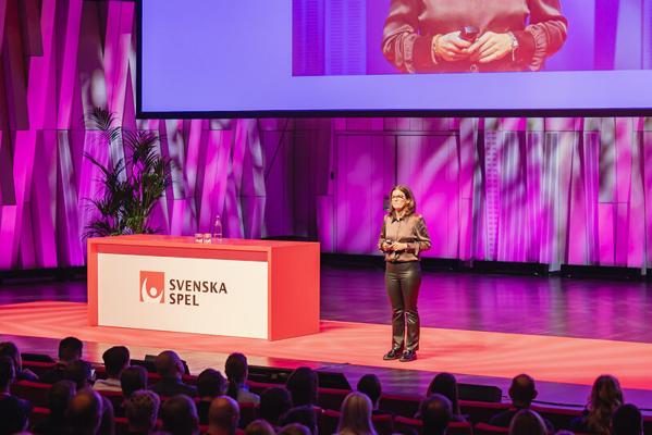 Emil Rowland, photo 2