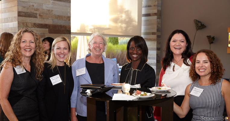 Elaine Carey, photo 2