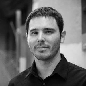 Travis Capacete, photo 1