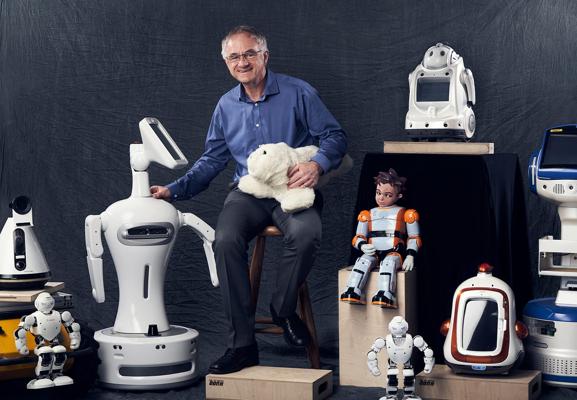 Bruce MacDonald, photo 1