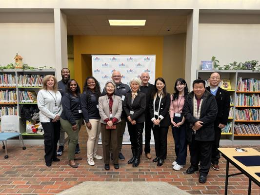 Pariah Burke, photo 1