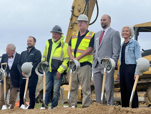 Alvaro Aguilar, photo 2