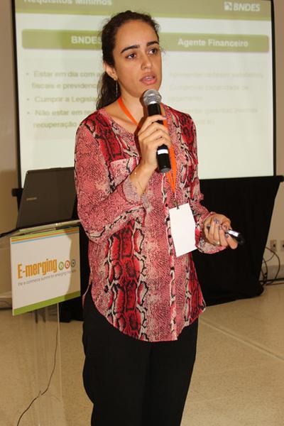 Ana Paschoini, photo 1