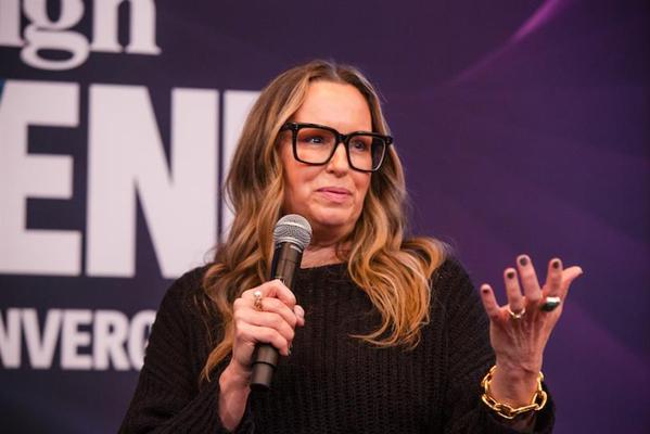 Valerie Carlson, photo 1