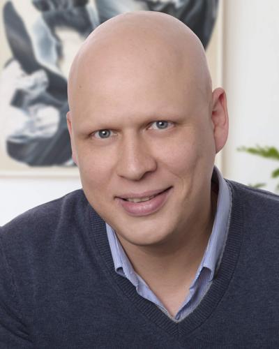 Maxim Newman, photo 1