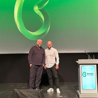 Neil Ryland, photo 1