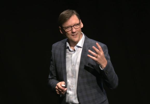 Justin McKeown, photo 1