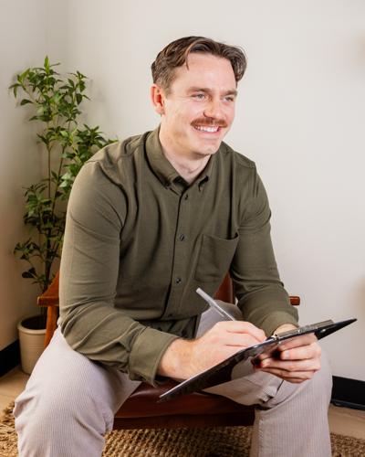 Mitchell Hale, photo 1