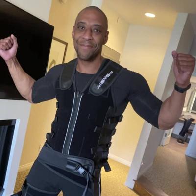 Bernard Mustafa, photo 2