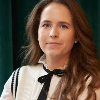 Holly Cleave, photo 2