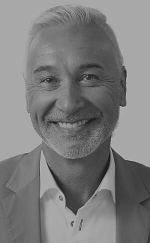 Shayne Thompson, photo 1