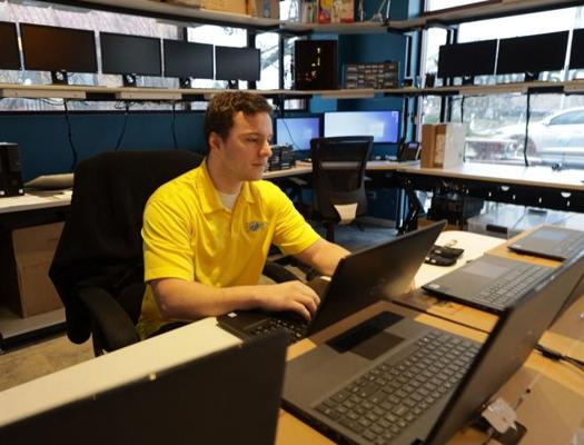 Justin Kelm, photo 1