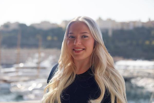 Serena Cook, photo 2