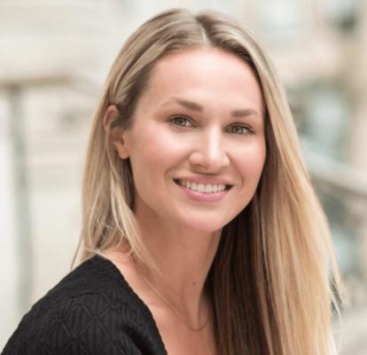 Carly Davis, photo 1