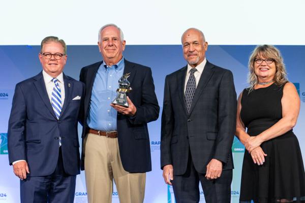 Ryan Schneider, photo 1