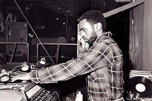 Tony Person, photo 1