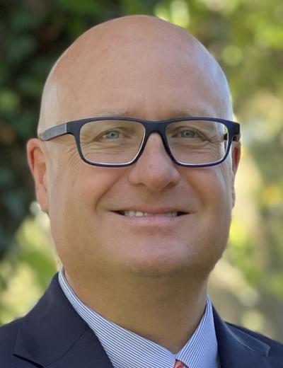 Robert Ikard, photo 1