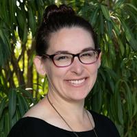 Kristin Thayer, photo 1