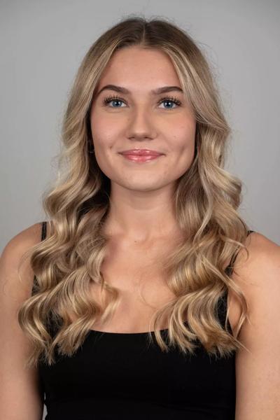 Emily Mears, photo 1