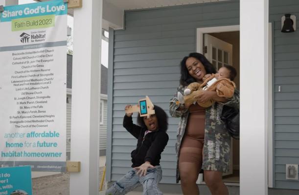 Gilbert Lee, photo 2