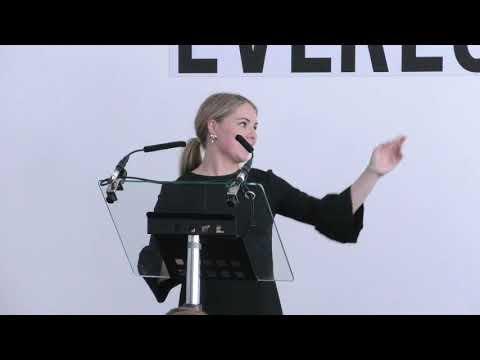 Aine Devane, photo 2