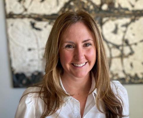 Emily Miniger, photo 1