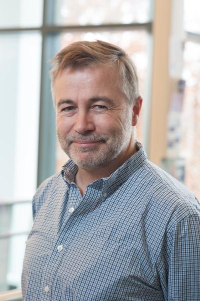 Simon Moore, photo 1