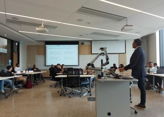 Alkarim Devani, photo 2